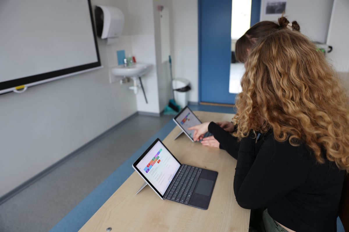 First Surface digital classroom successfully piloted in Tallinn Jaervotsa Gymnasium